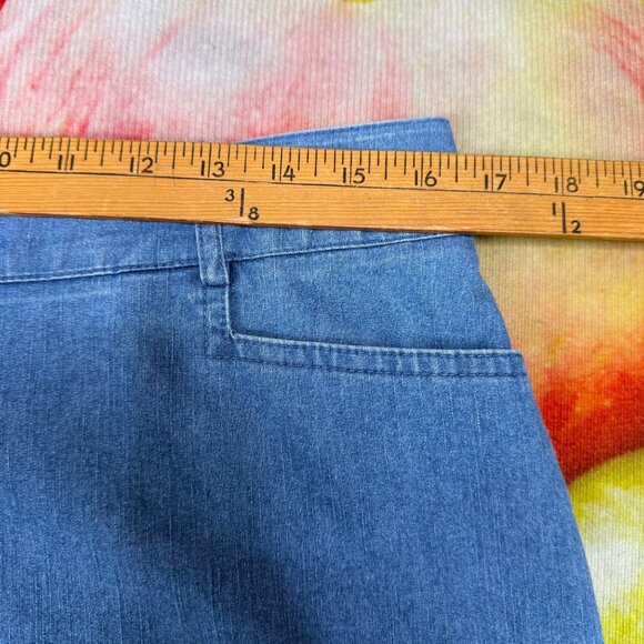 Studio Works Womens Size 12 Light Blue Denim Shorts Casual Stretch Cotton Blend - Picture 5 of 9